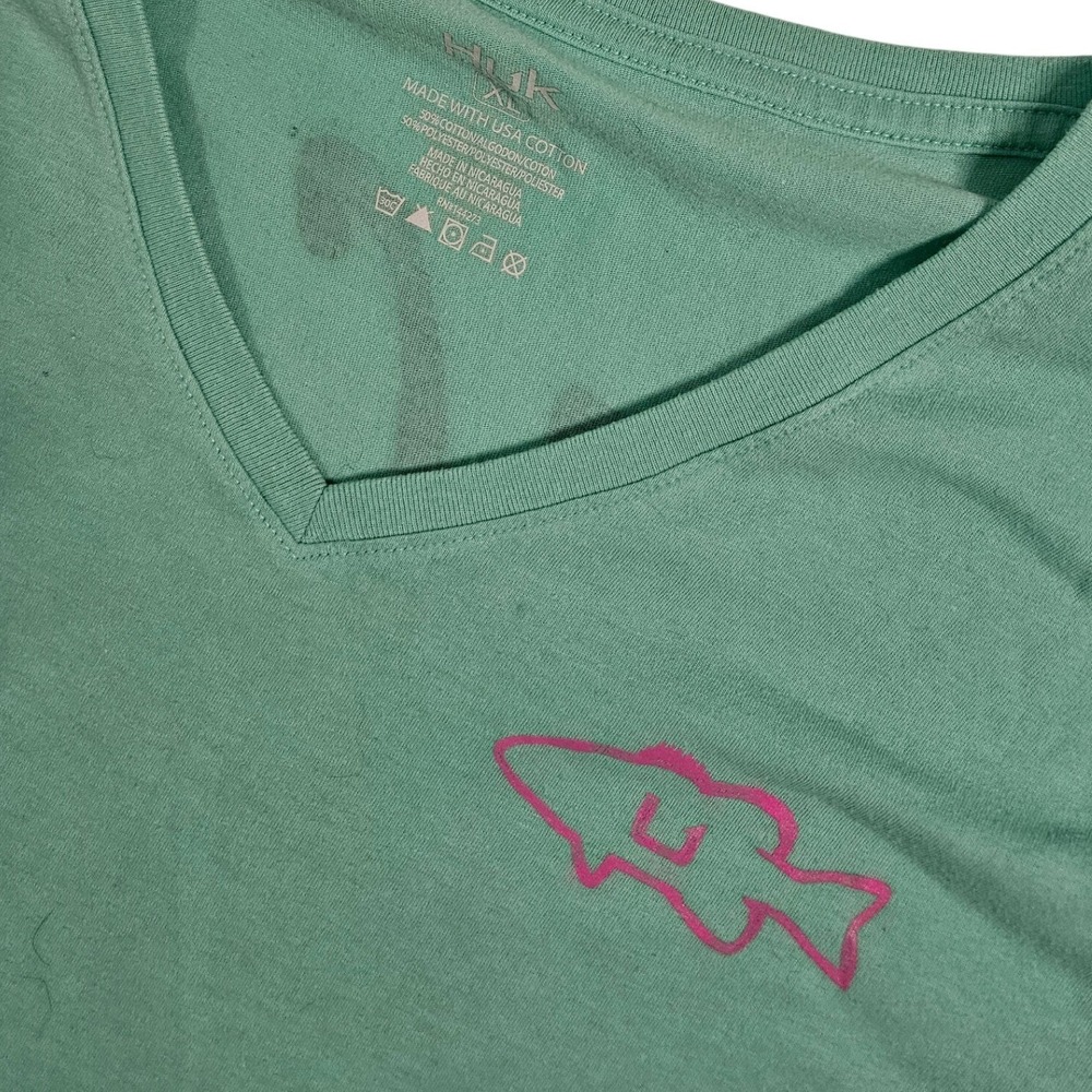 Huk Fishing V-Neck Tee Womens XL Green Short Sleeve Graphic Curved Hem Logo
